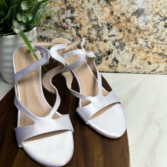 Stuart Weitzman Mariposa white Satin Sandal size 8 women Bride shoes - Picture 10 of 14